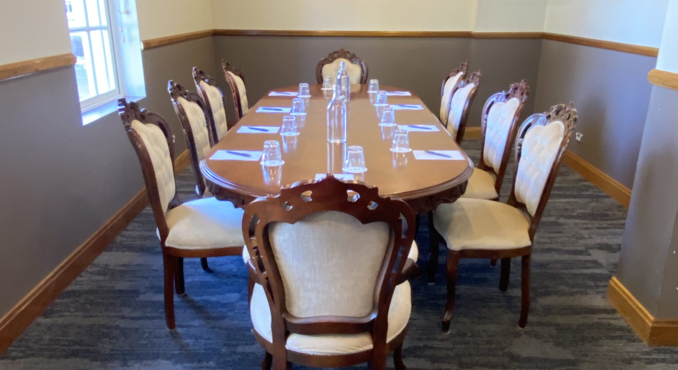 Boardroom hire Canberra with seating for up to 10 delegates